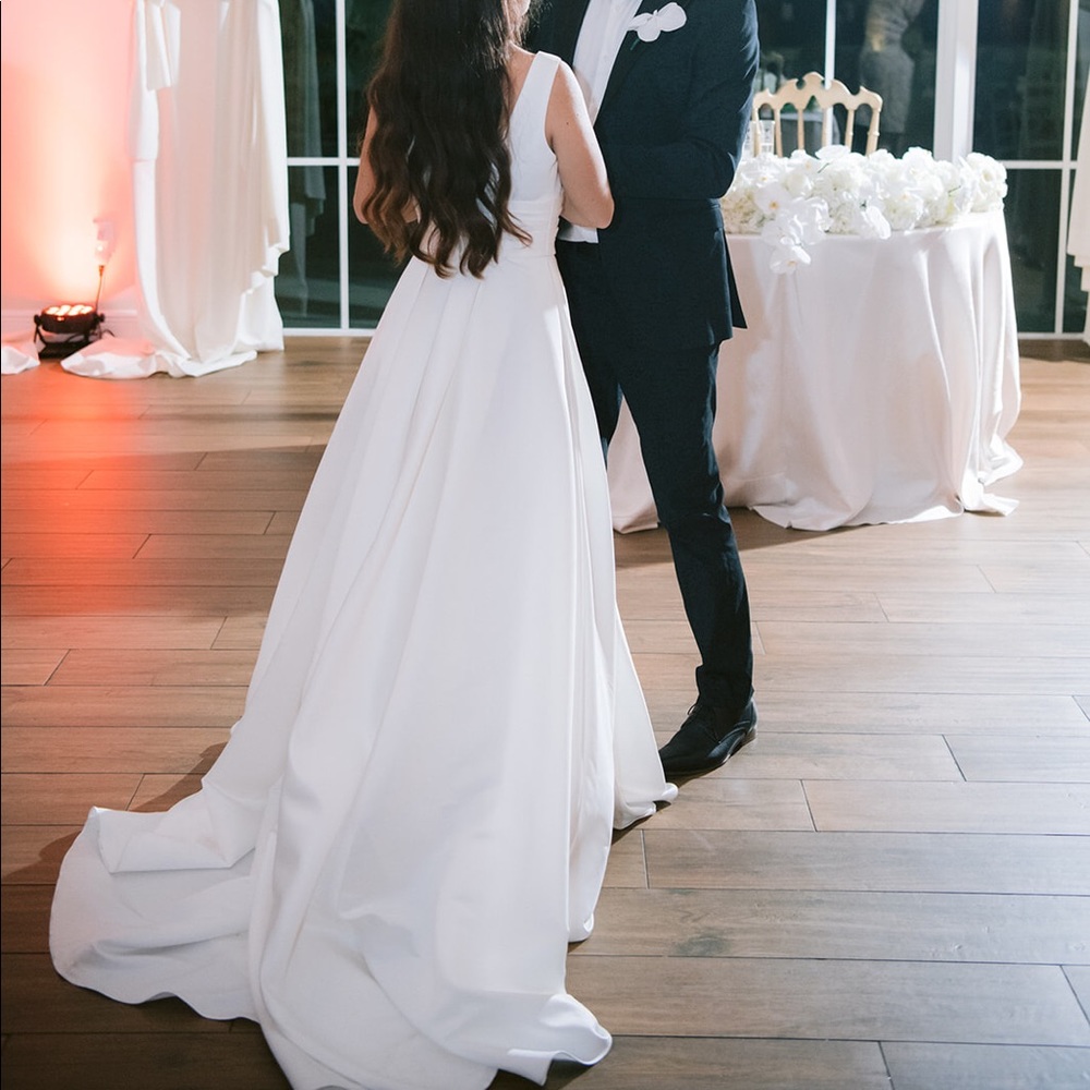 Wedding Dress - Picture 3 of 4